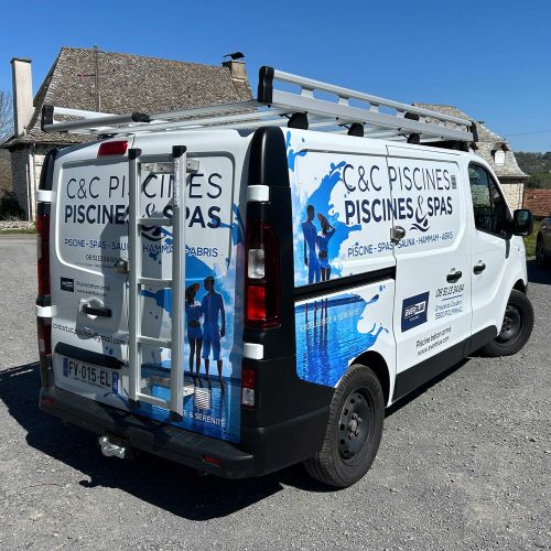 Marquage de véhicules réalisé par Cassiopub, agence à Aurillac (Cantal) et Rognac (Bouches-du-Rhône).