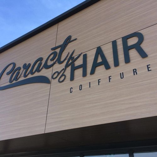 Enseignes réalisées par Cassiopub, agence à Aurillac (Cantal) et Rognac (Bouches-du-Rhône).