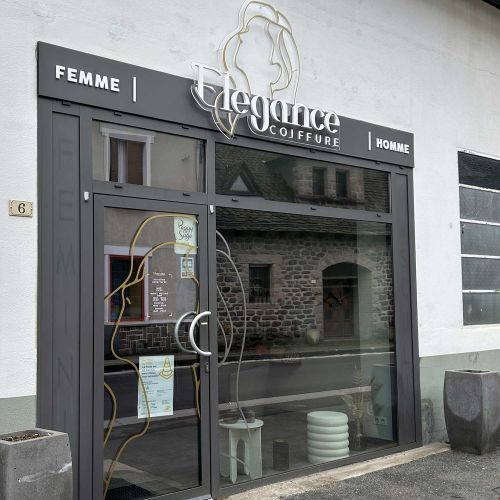 Enseignes réalisées par Cassiopub, agence à Aurillac (Cantal) et Rognac (Bouches-du-Rhône).