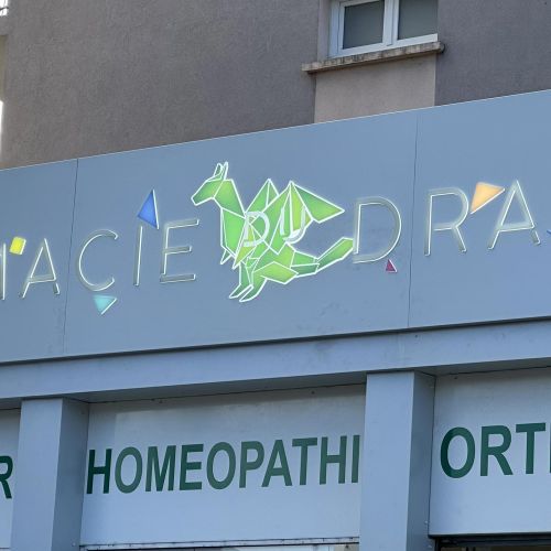 Enseignes réalisées par Cassiopub, agence à Aurillac (Cantal) et Rognac (Bouches-du-Rhône).