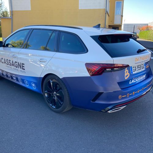 Marquage de véhicules réalisé par Cassiopub, agence à Aurillac (Cantal) et Rognac (Bouches-du-Rhône).