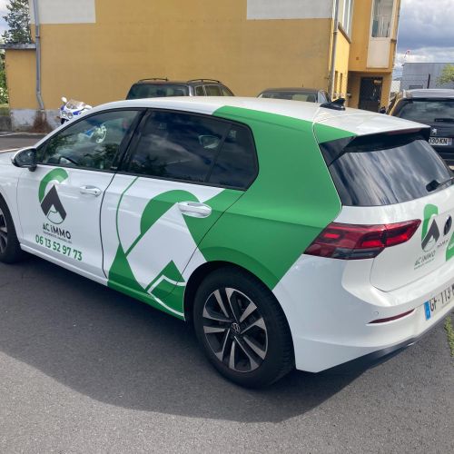 Marquage de véhicules réalisé par Cassiopub, agence à Aurillac (Cantal) et Rognac (Bouches-du-Rhône).