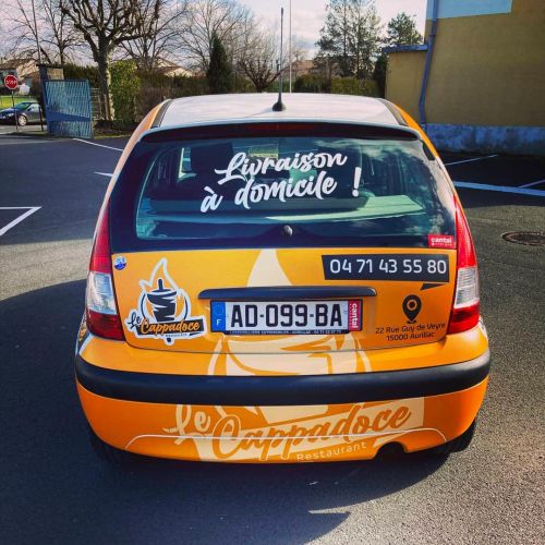 Marquage de véhicules réalisé par Cassiopub, agence à Aurillac (Cantal) et Rognac (Bouches-du-Rhône).