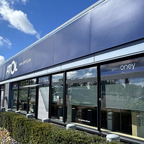 Enseignes réalisées par Cassiopub, agence à Aurillac (Cantal) et Rognac (Bouches-du-Rhône).